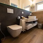 בית נופש Relais Del Garda לאזיסה