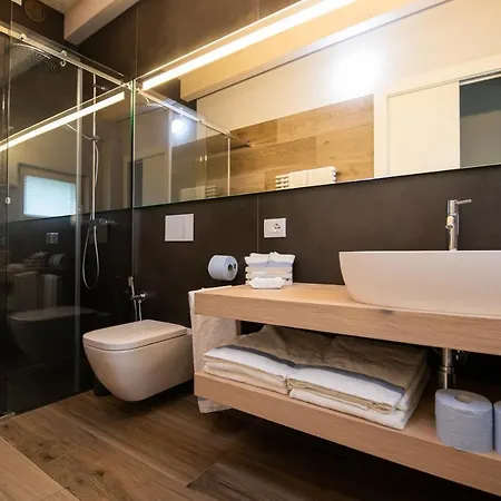 Relais Del Garda * Λατζίζε