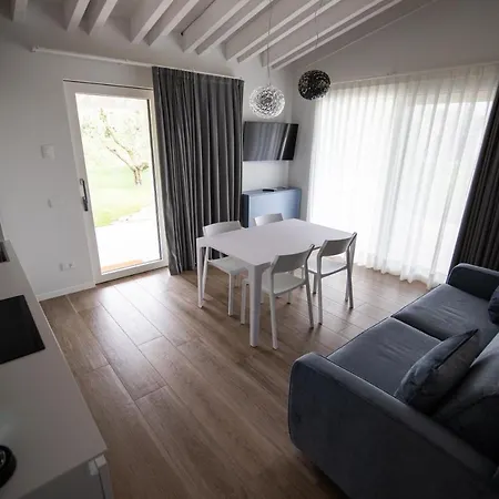 Relais Del Garda Λατζίζε